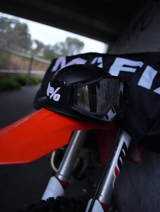 Mafia™ Helmet + 100% Goggles